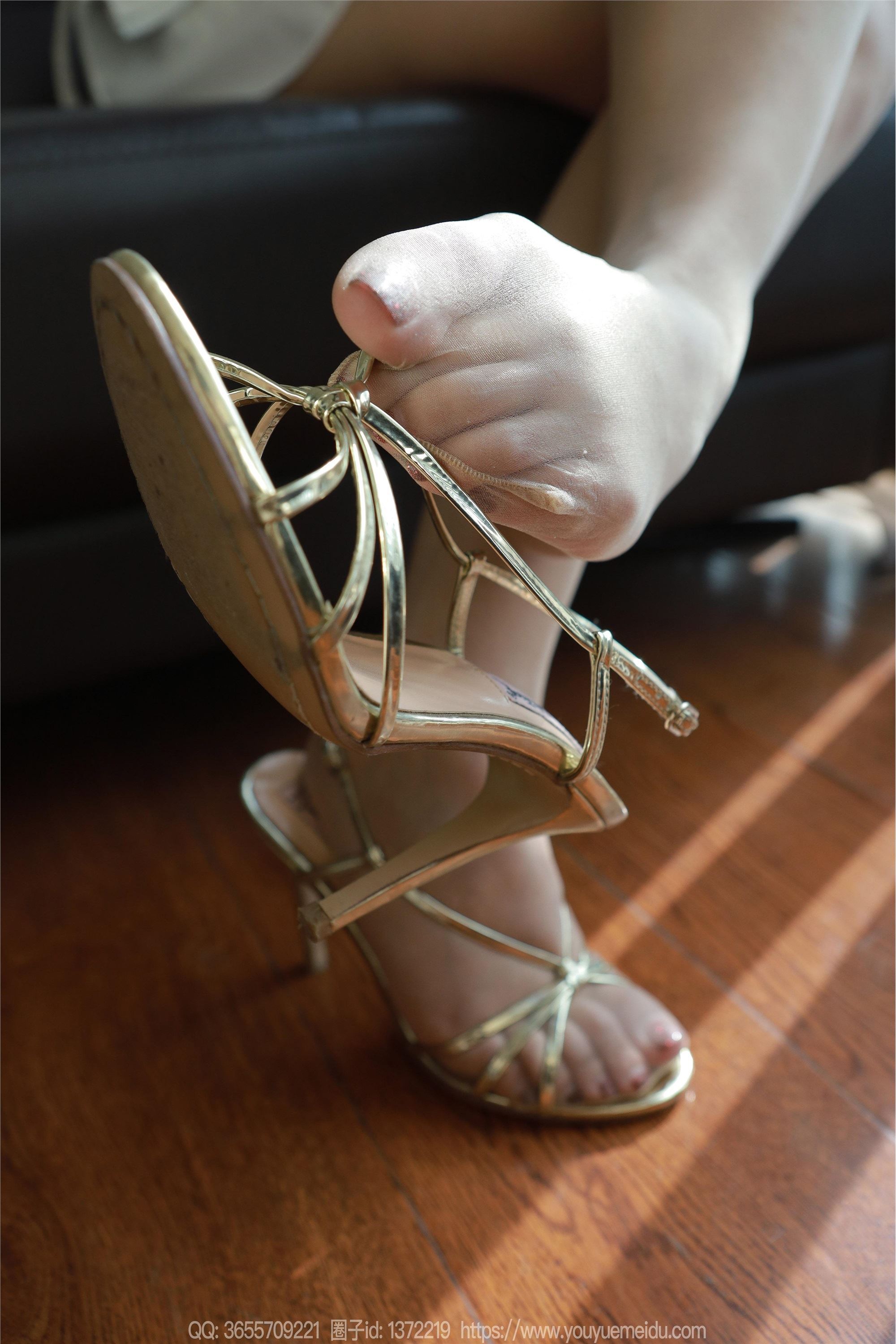 IESS异思趣向  2023.11.15 丝享家 1586 秋秋《绿色挂脖》